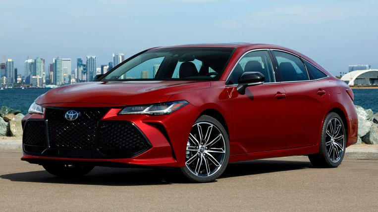 2022 Toyota Avalon Touring in red.